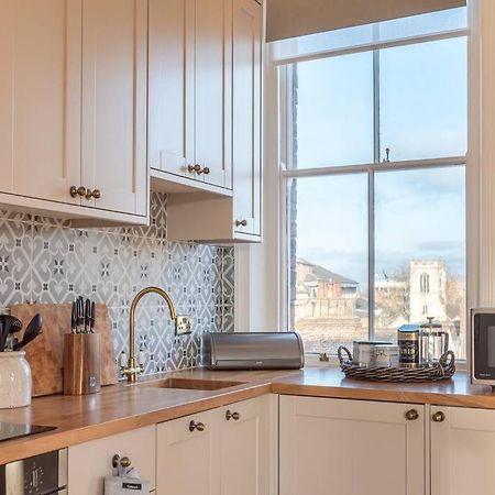 Luxury Apartment Rowntree House Across From The Shambles York Esterno foto