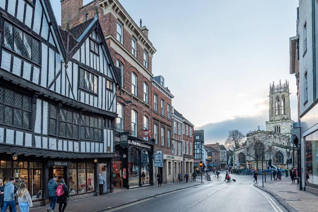 Luxury Apartment Rowntree House Across From The Shambles York Esterno foto