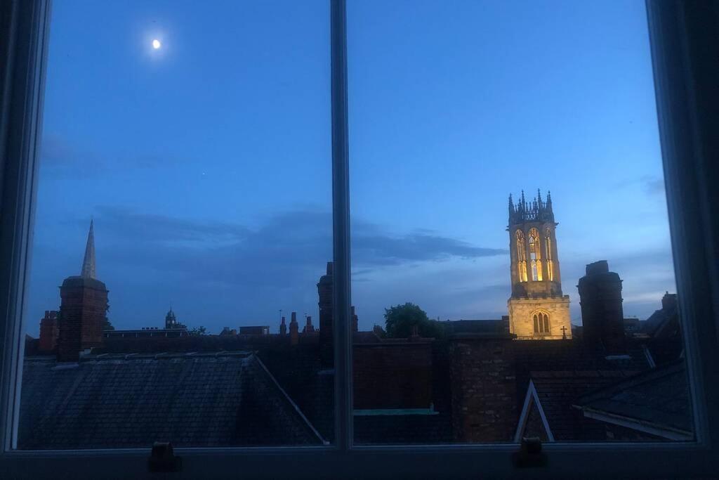 Luxury Apartment Rowntree House Across From The Shambles York Esterno foto