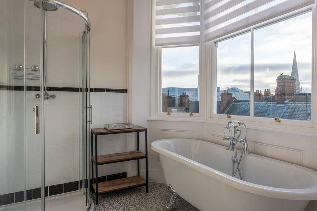 Luxury Apartment Rowntree House Across From The Shambles York Esterno foto